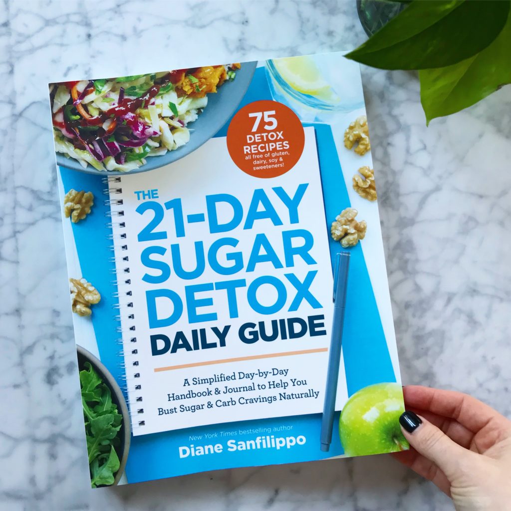 The 21-Day Sugar Detox Daily Guide